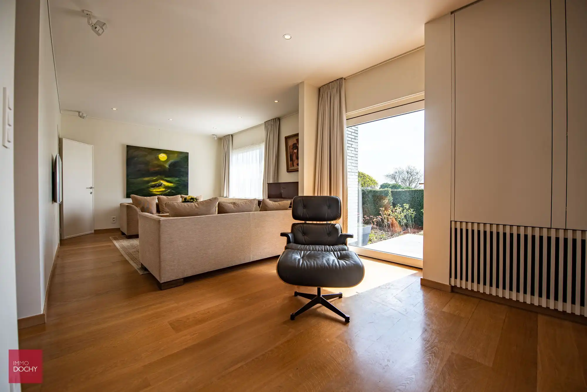 Landelijk gelegen gelijkvloerse VILLA met MAGAZIJN (verkoopsruimte) foto 8