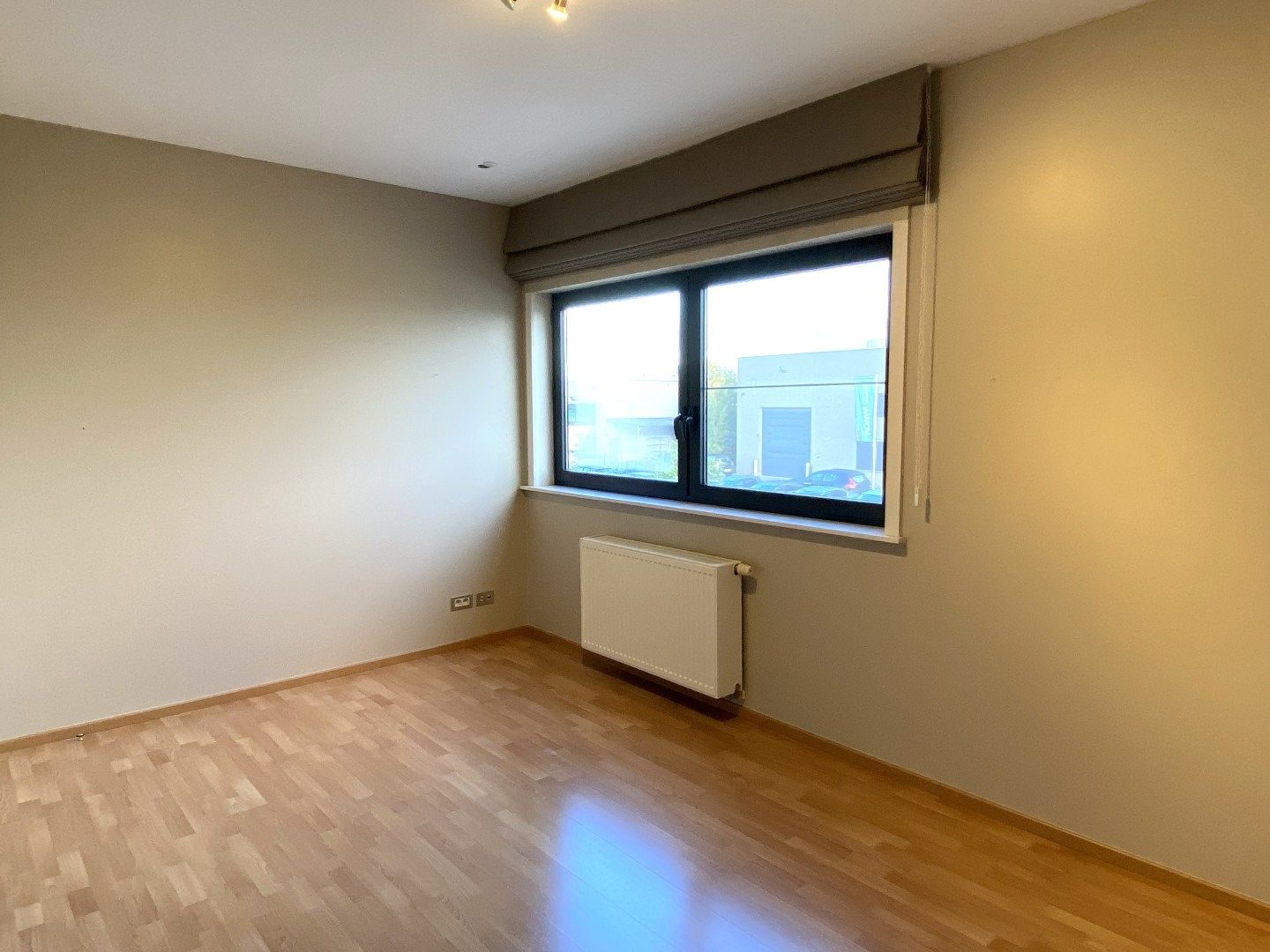 INSTAPKLARE CONCIËRGEWOONST MET TERRAS EN STAANPLAATS!! foto 14