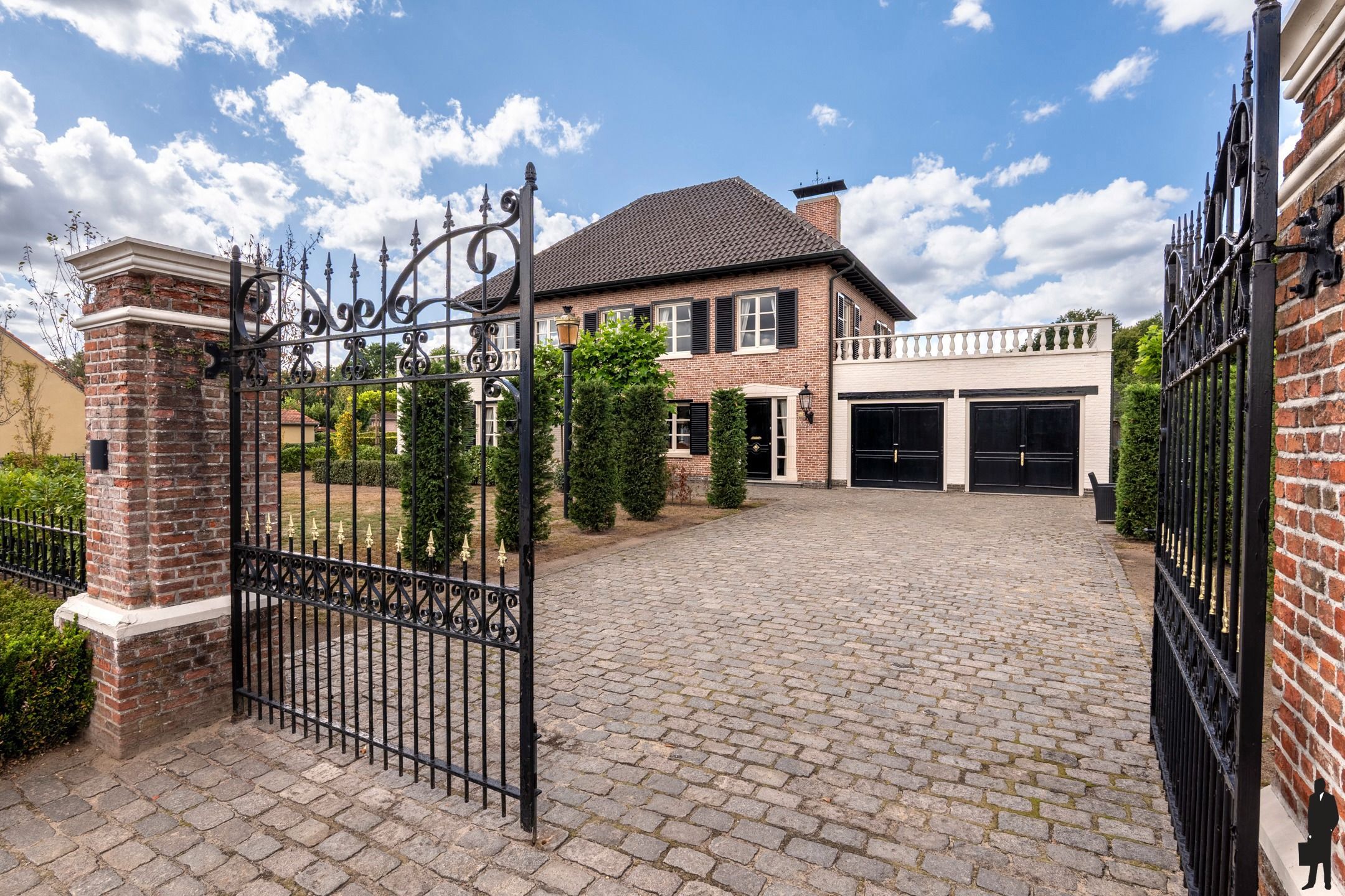 Riante villa met 3 tot 4 slpks. en westtuin op 1.353m² foto 3
