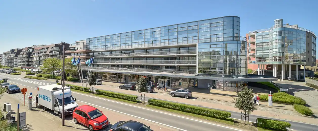 Dubbele garage te huur, centraal gelegen  te Oostduinkerke-bad. foto 2