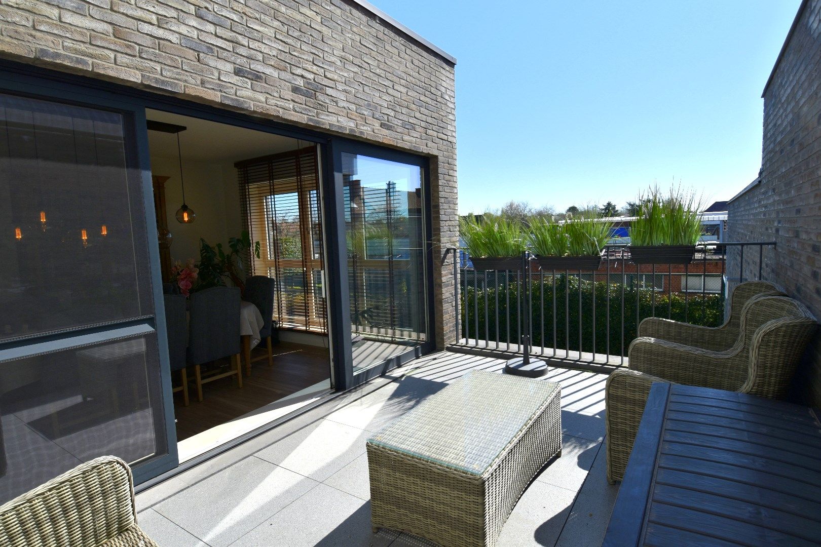 Luxueus afgewerkt 2 slpk appartement met zuidgericht terras te koop in Roeselare foto 16