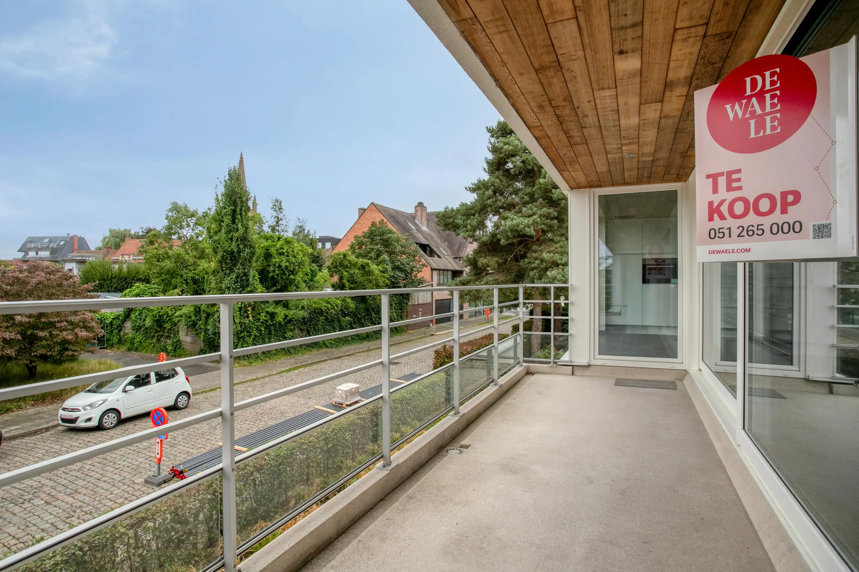 Instapklaar appartement met zonnig terras te koop in Rumbeke foto 3
