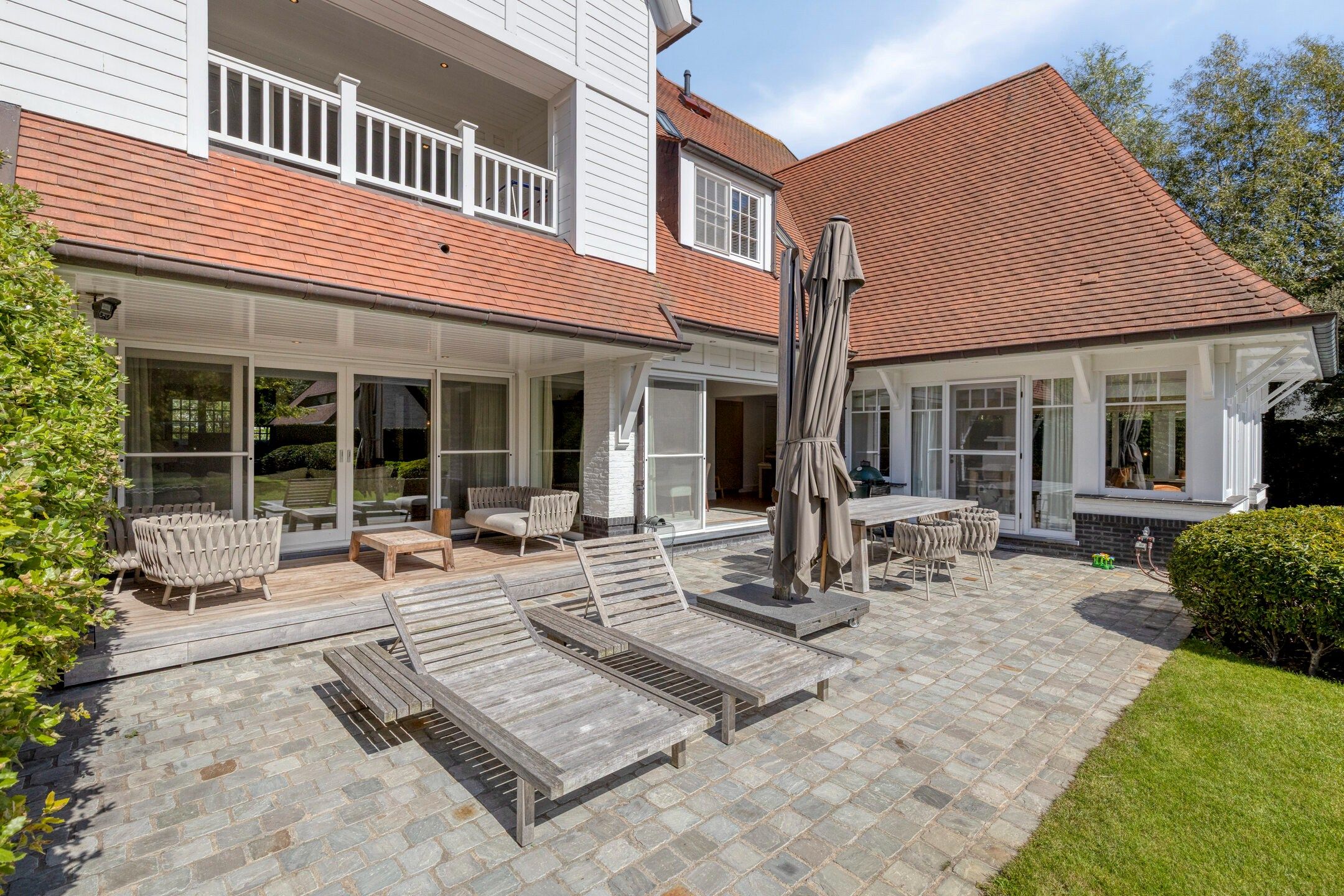 Luxueuze en stijlvolle villa in Engelse Cottage stijl met verwarmd zwembad gelegen in het Zoute. foto 12