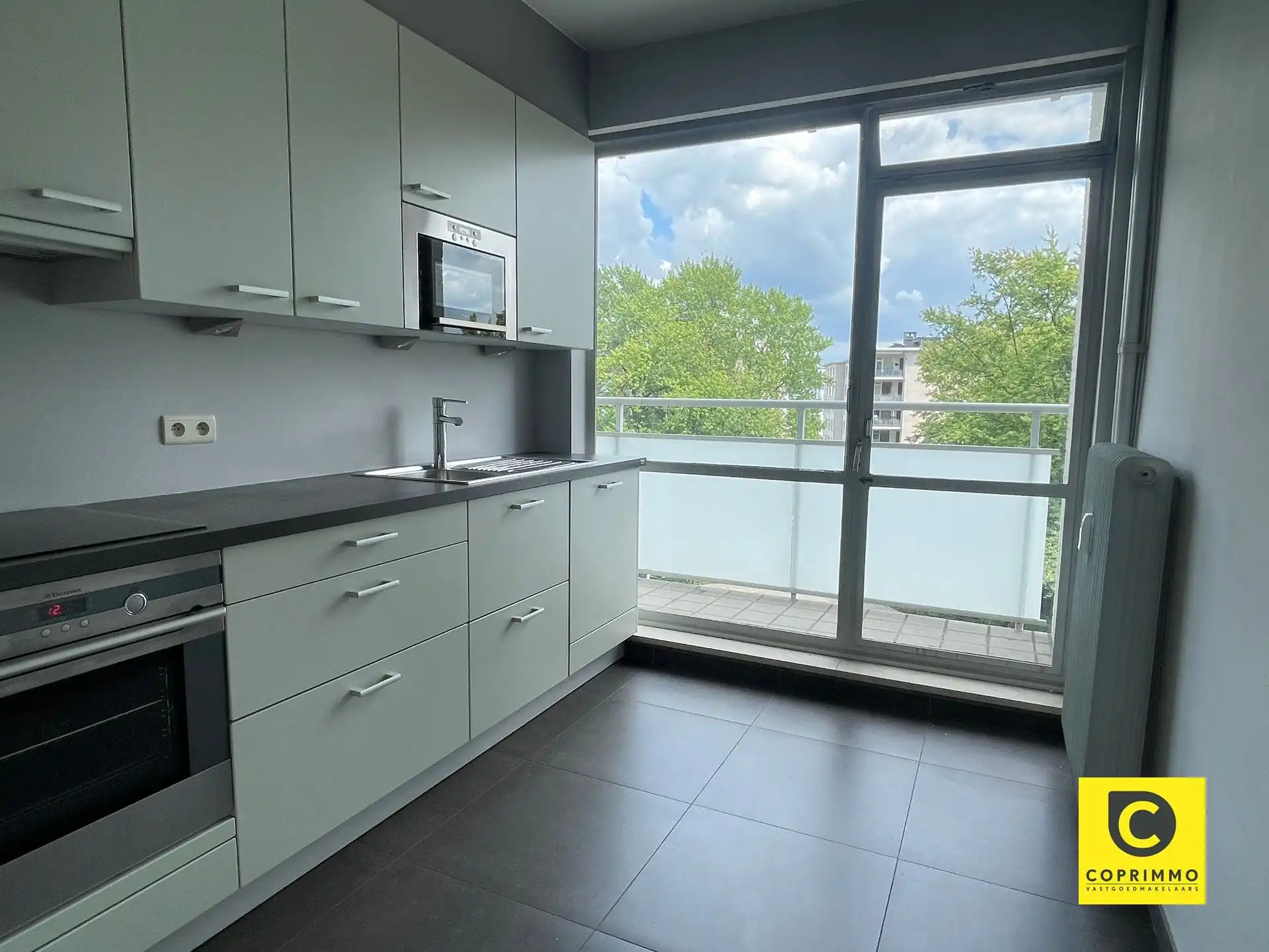 Gezellig 3-Slaapkamer appartement in Wilrijk foto 2