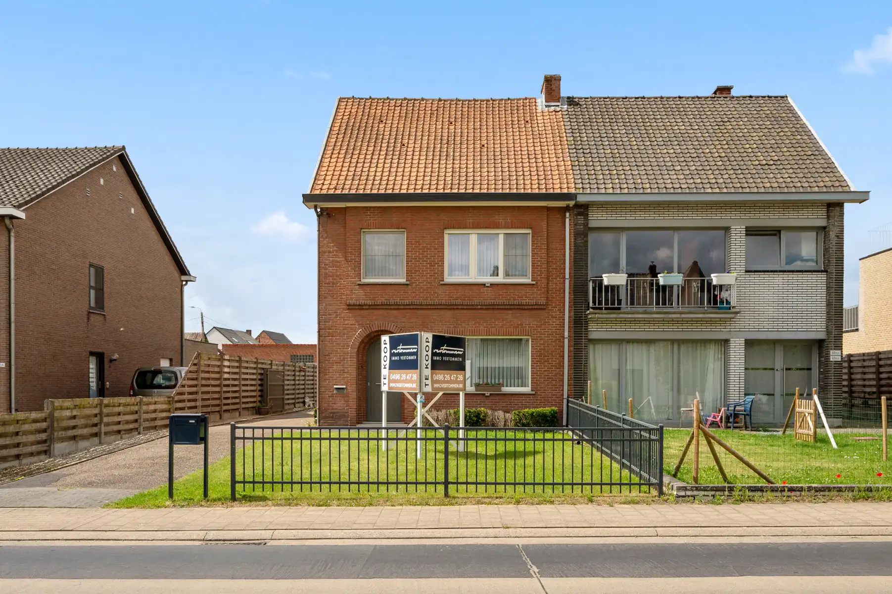 Interessante halfopen bebouwing te WESTMEERBEEK foto {{pictureIndex}}