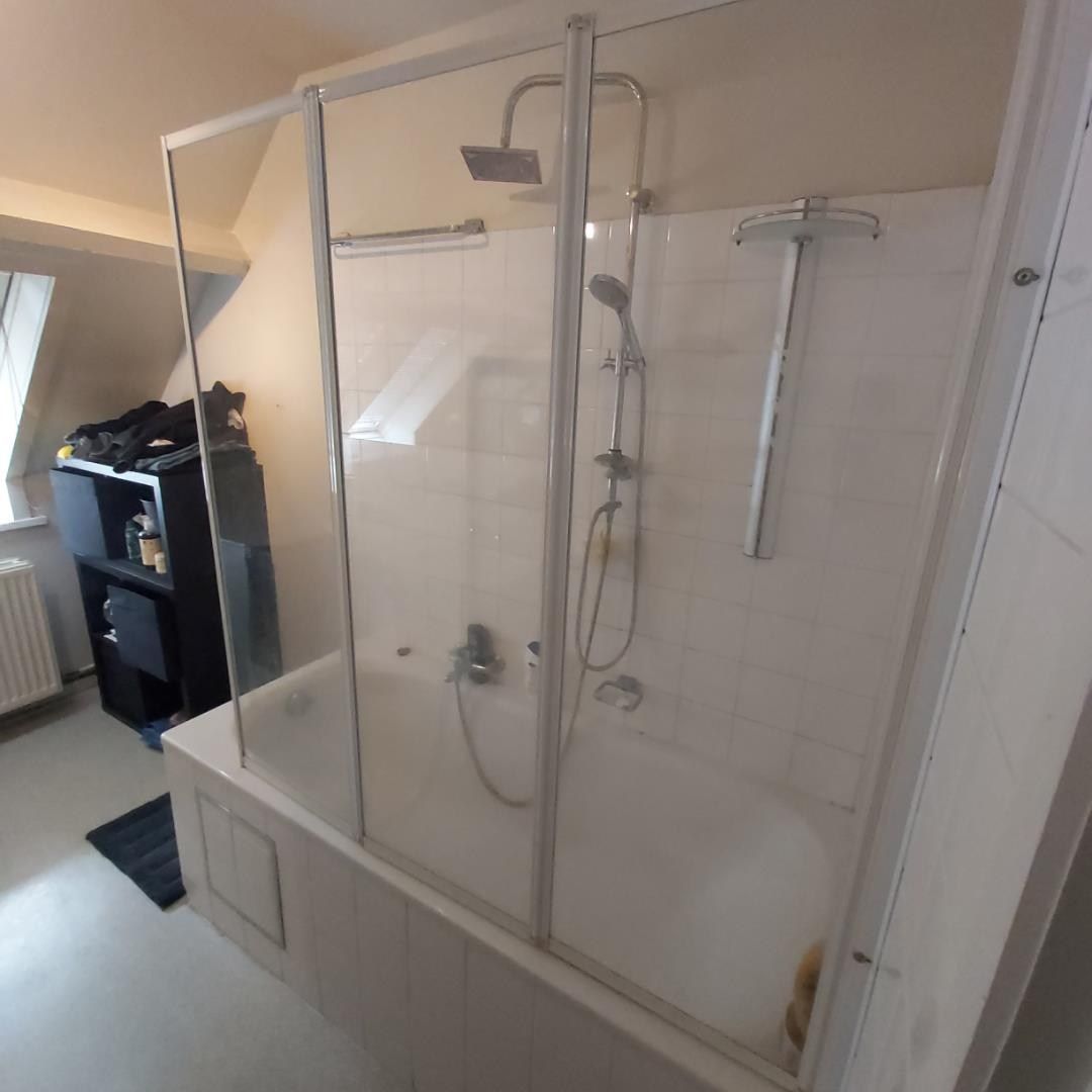 Gezellig dakappartement met 2 slaapkamers en staanplaats foto 10