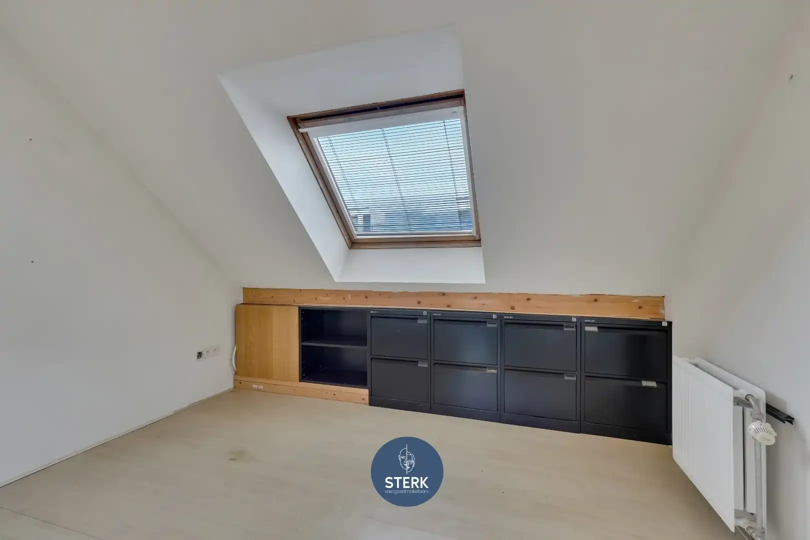 RUIM DUPLEX-APPARTEMENT MET 2 TERRASSEN IN HET CENTRUM VAN LANAKEN !  foto 19