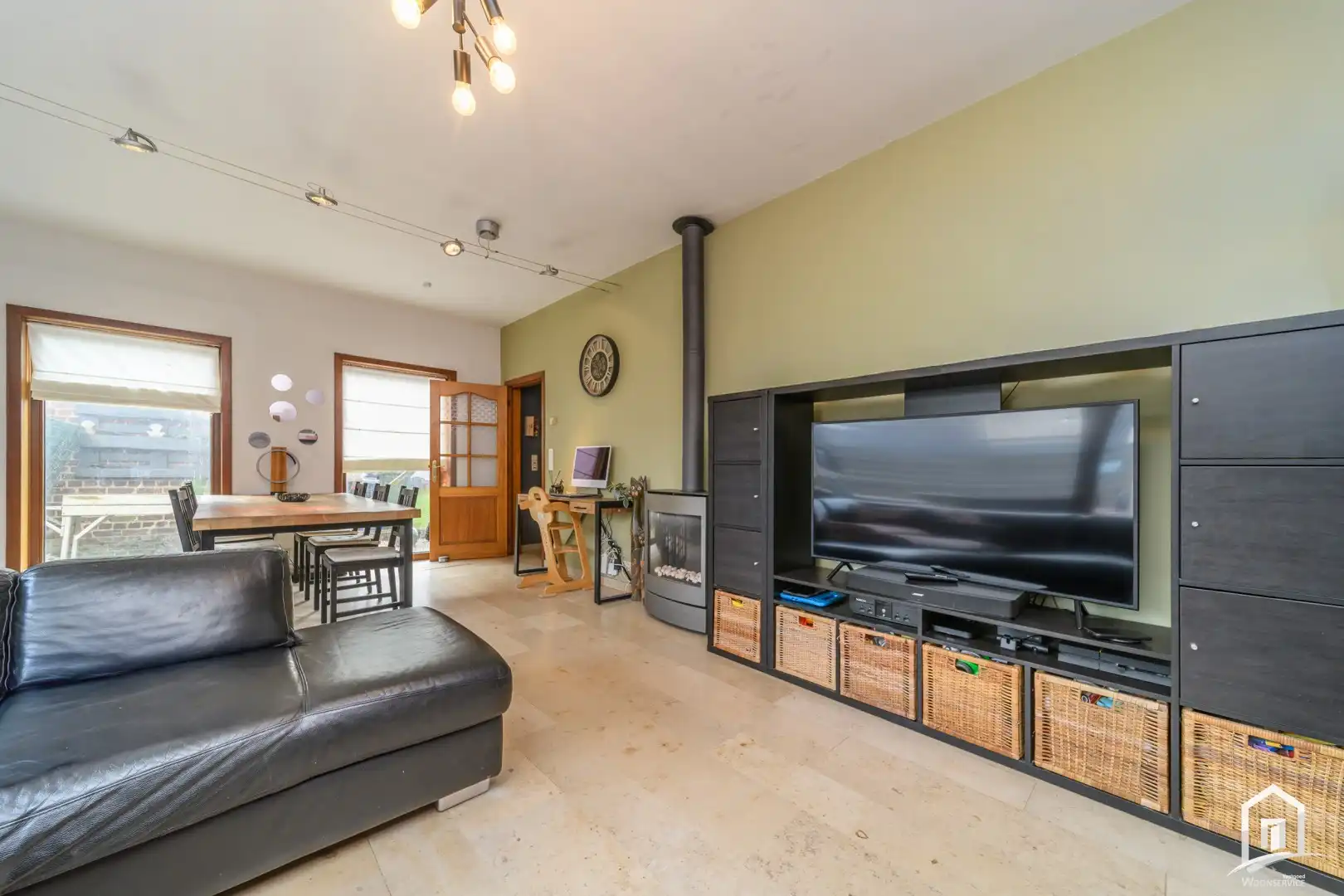 Gunstig gelegen, ruime en zeer lichtrijke gezinswoning te Iddergem. foto 4