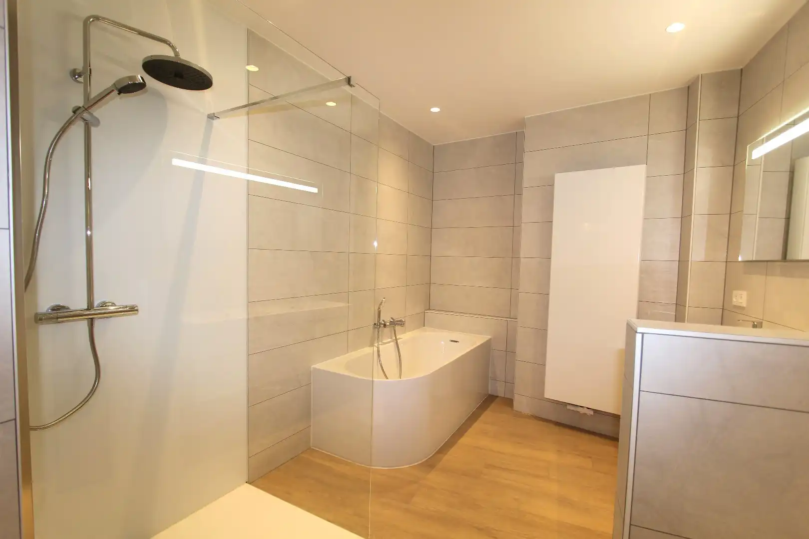 RIANT APPARTEMENT MET 3 SLAAPKAMERS EN GROOT TERRAS foto 10