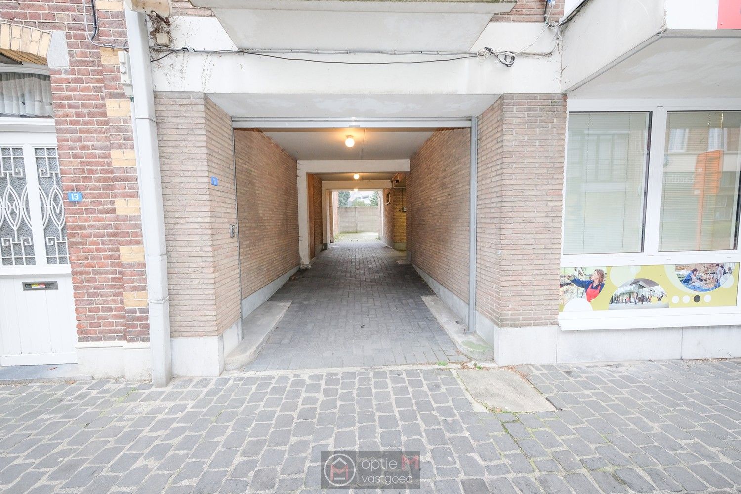 RUIM KANTOORGEBOUW/INVESTERINGSPAND IN HARTJE BILZEN foto 3