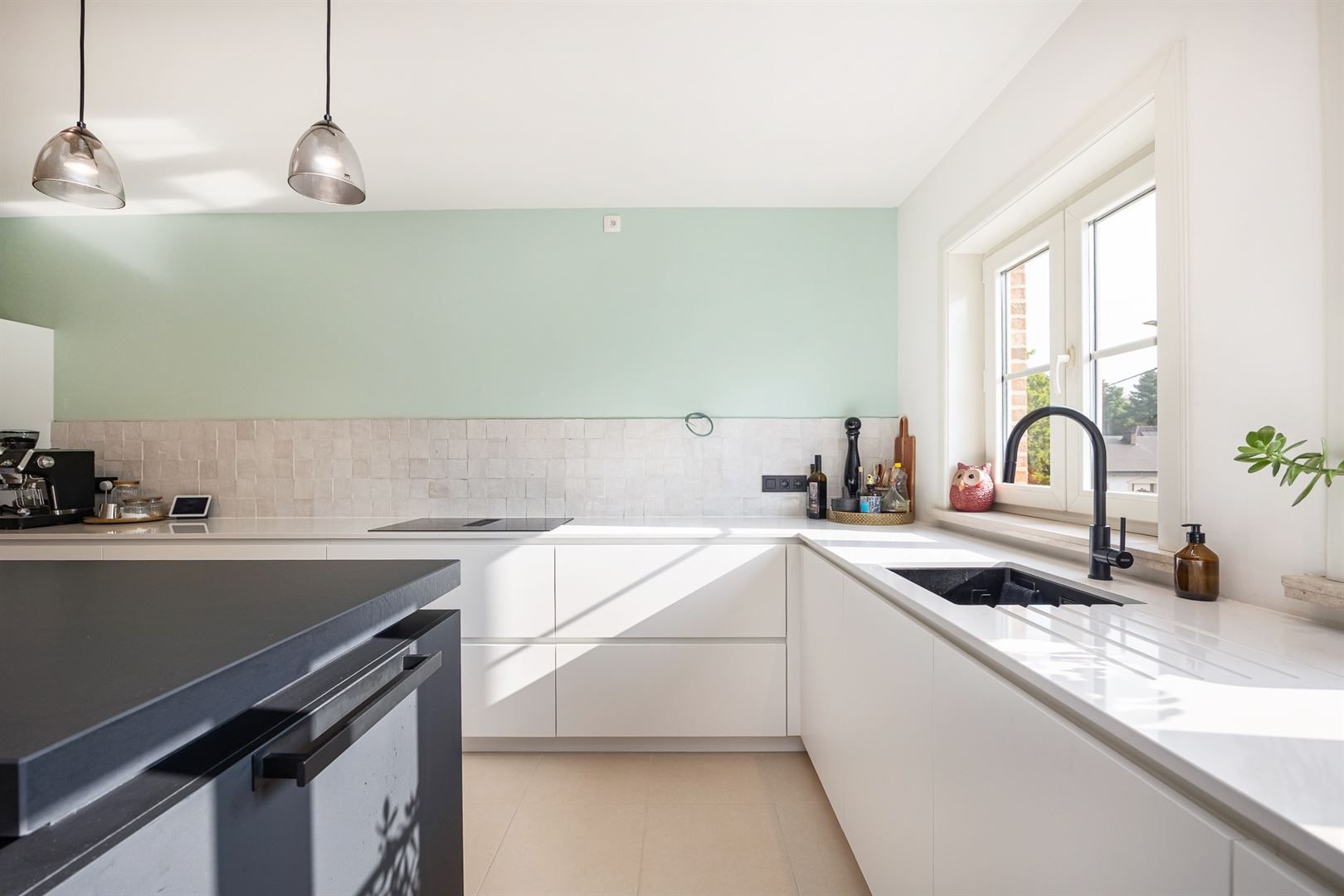 Instapklare woning met tuin en garage! foto 9