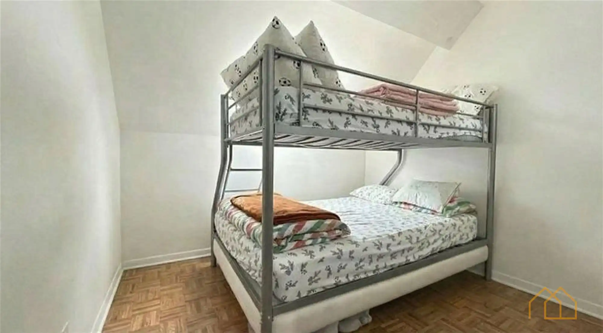 Dakappartement met 2 slaapkamers en parkeerplaats foto 5