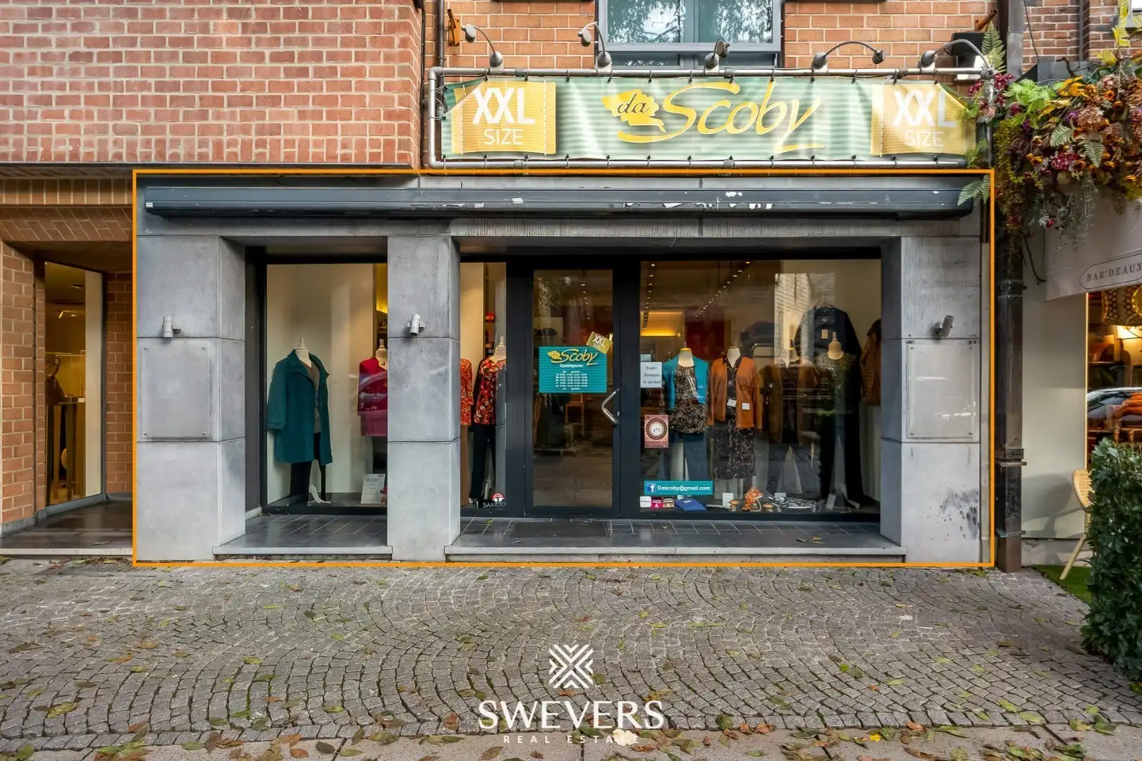 Commerciële topligging aan Sint-Martenplein in Sint-Truiden foto 31
