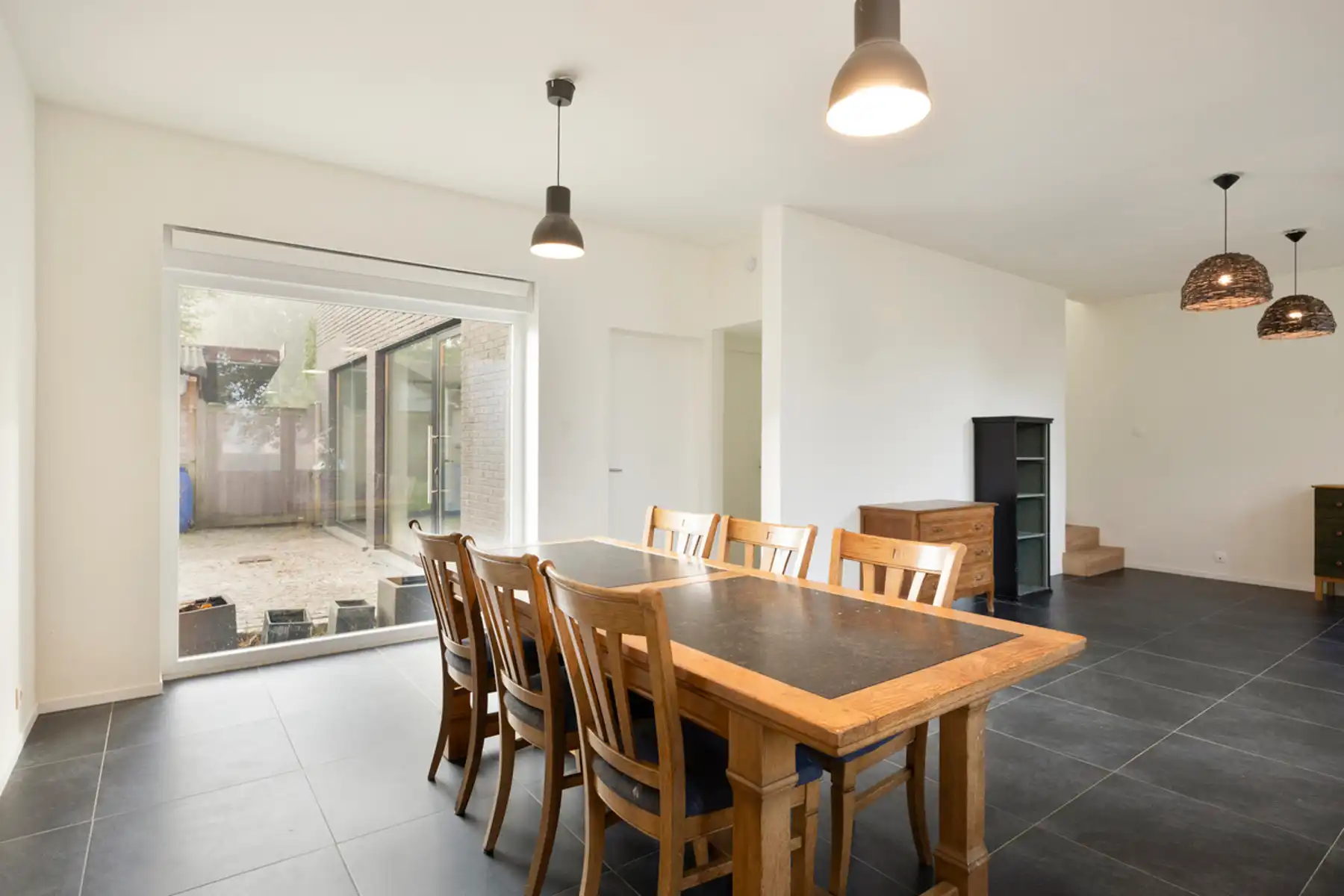 Energetisch gerenoveerde woning met tuin uitgevend op Liedekerkebos foto 7