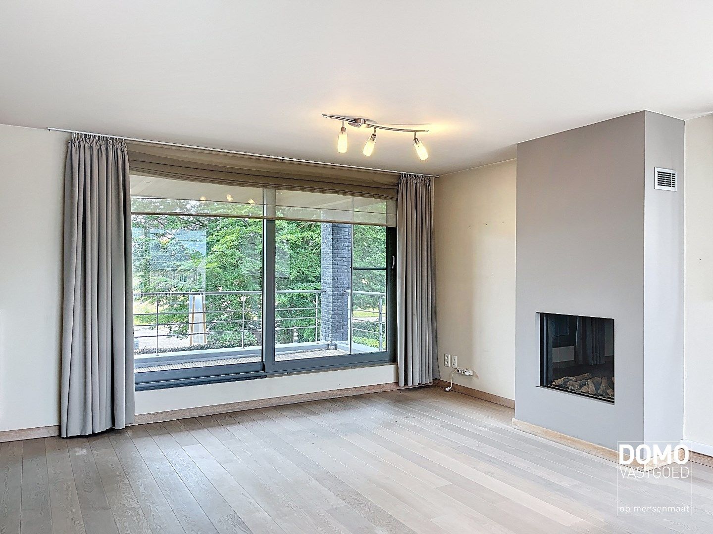LICHTRIJK DUPLEXAPPARTEMENT MET ZUIDGERICHT TERRAS TE KERMT foto 3