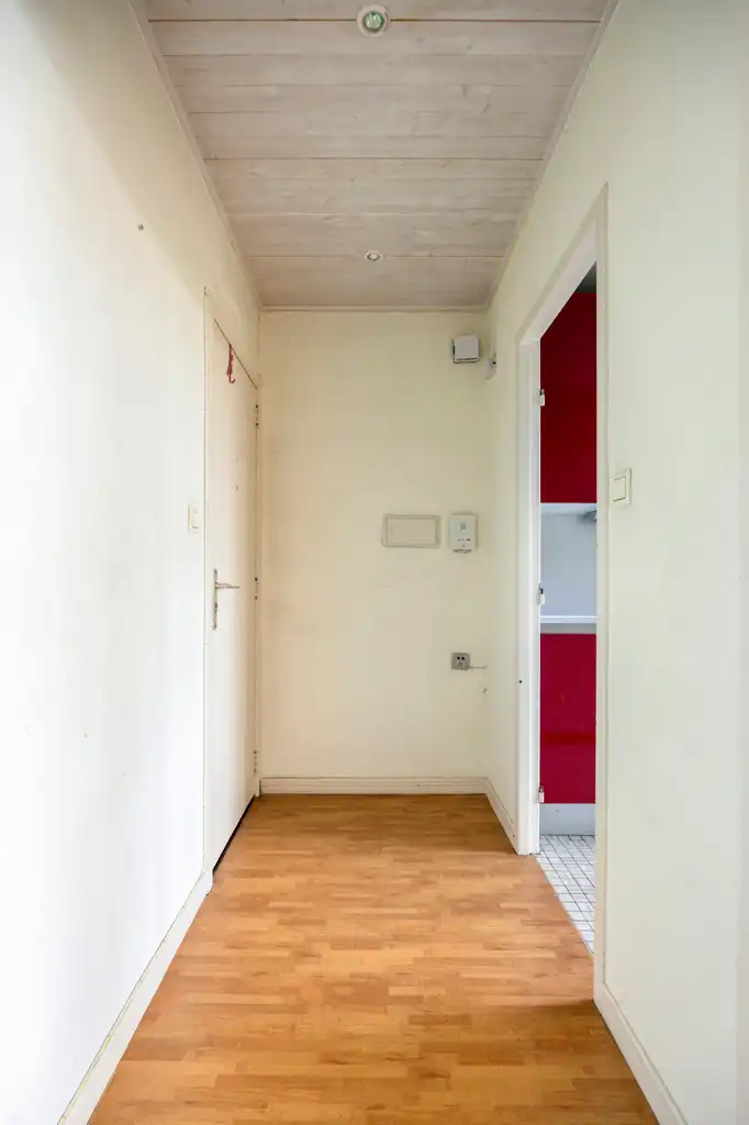 Lichtrijk appartement met open zicht, op te frissen foto 9