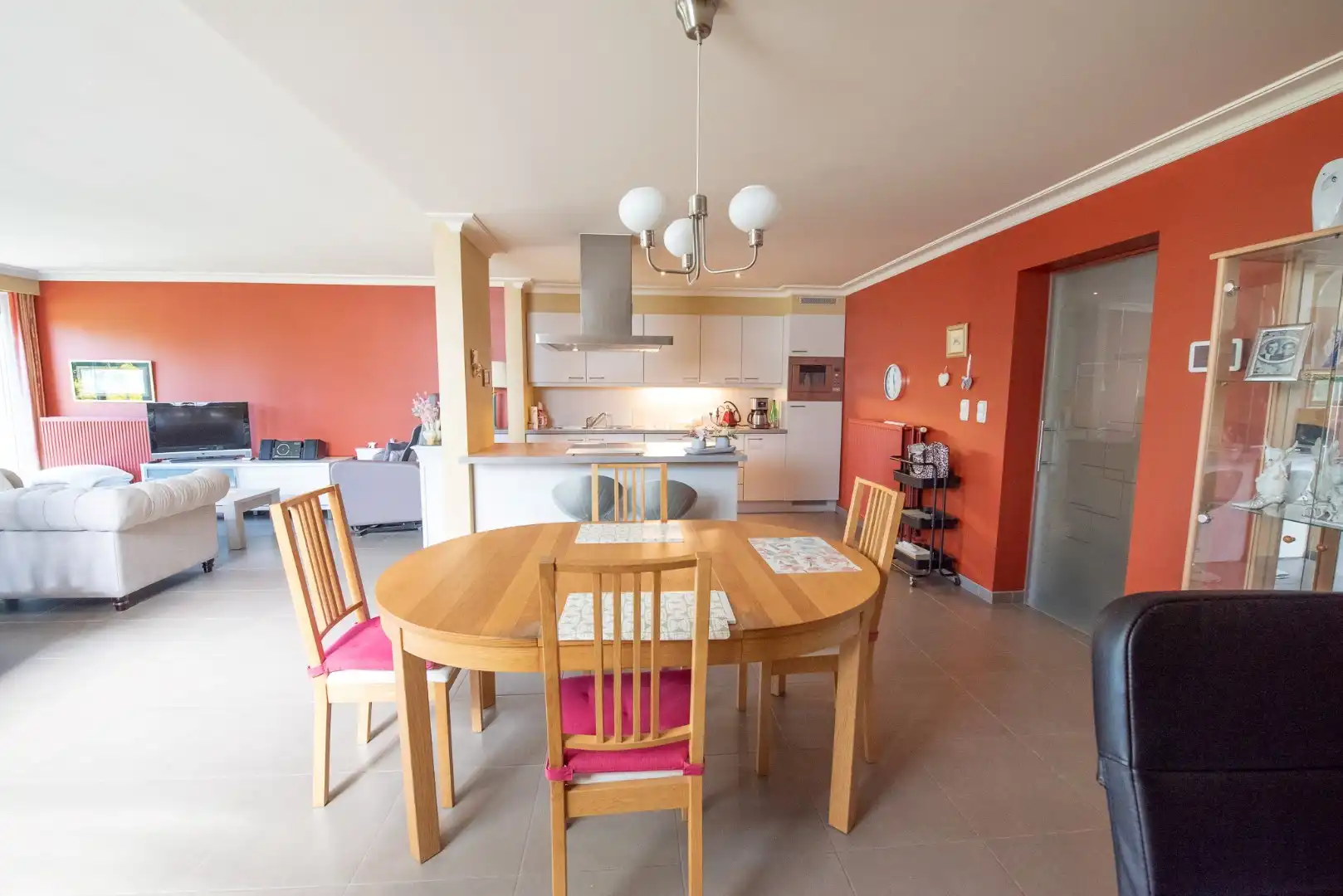 Ruim 2-slaapkamerappartement in centrum Wakken met zicht op groen! foto 9