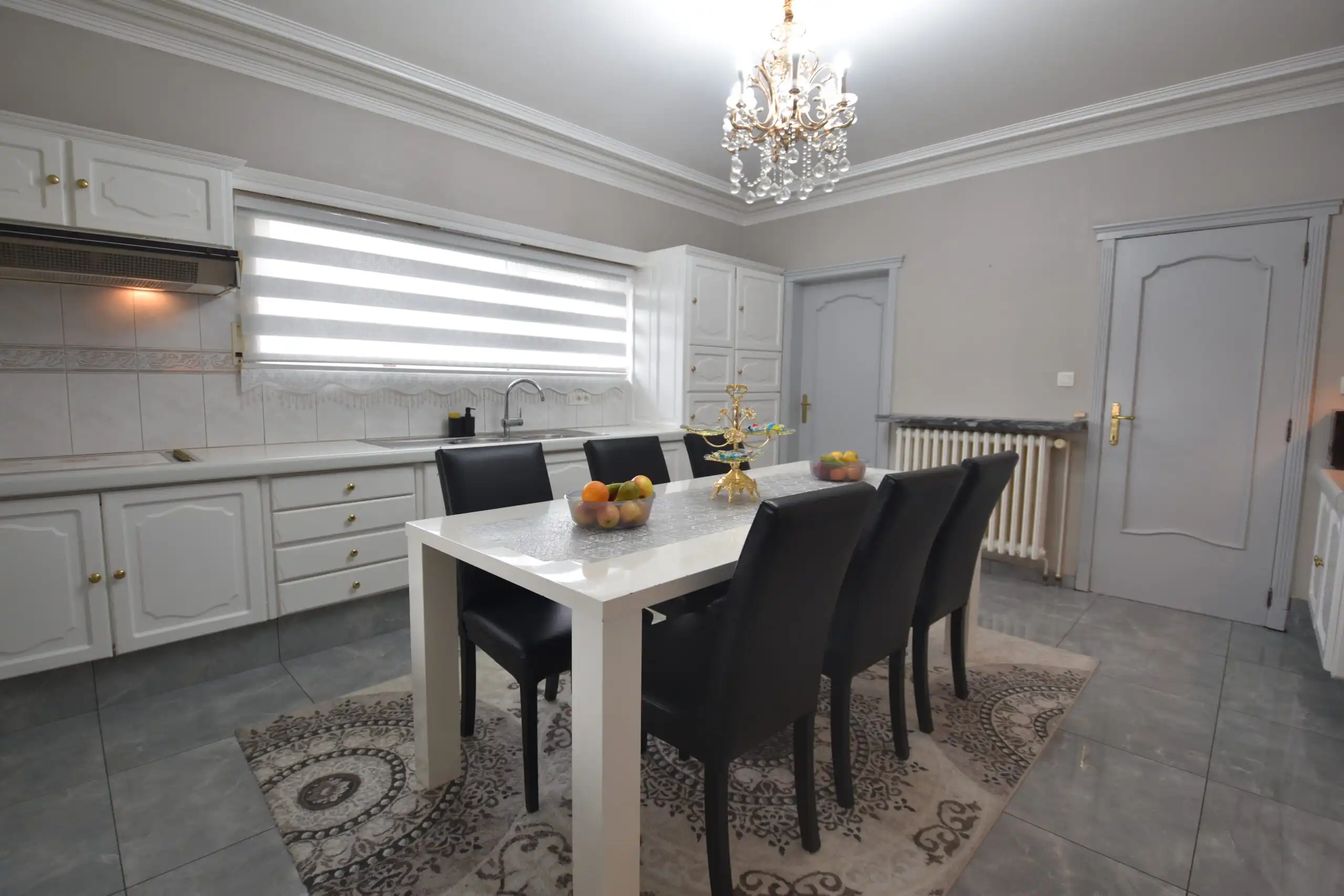 Gezellige woning met garage, veranda en 4 slaapkamers in Nieuwkerken foto 7