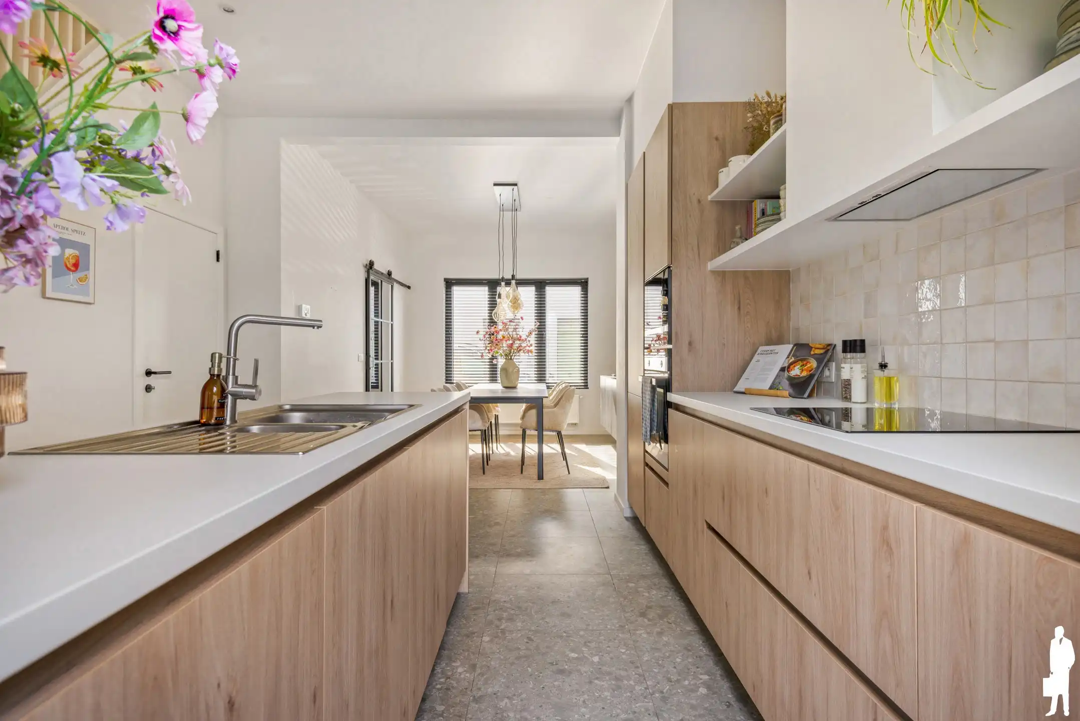 Smaakvol gerenoveerde woning met 3 slaapkamers en mooie tuin foto 7