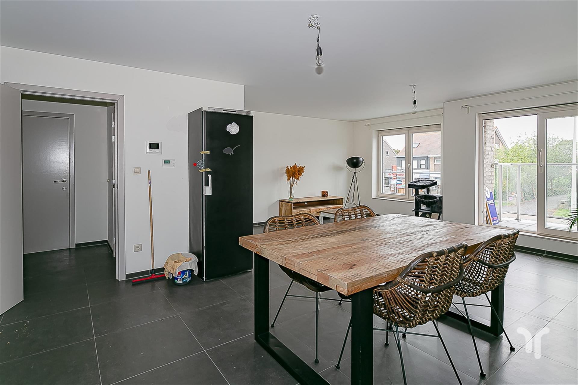 Lichtrijk appartement met 2 slaapkamers. foto 2