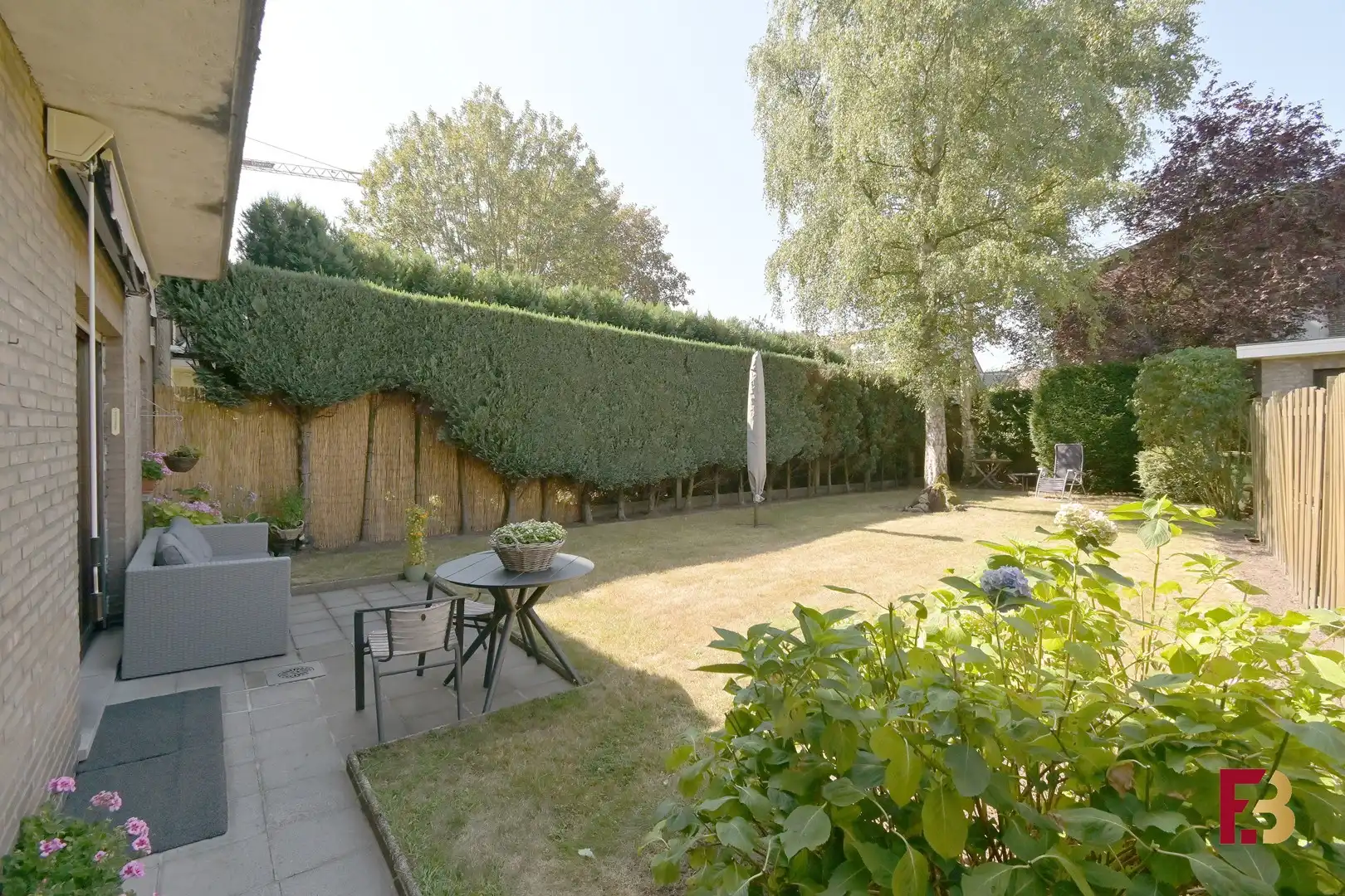 Comfortabel gelijkvloers appartement met privatieve tuin en garage op een rustige toplocatie in Gent foto {{pictureIndex}}