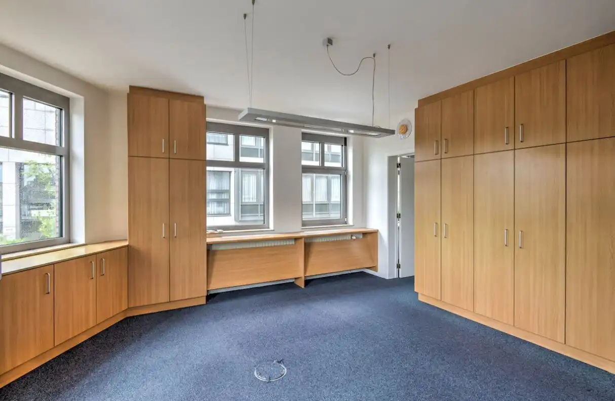 BETAALBARE KANTOOR OF PRAKTIJKRUIMTES MET UITSTRALING foto 3