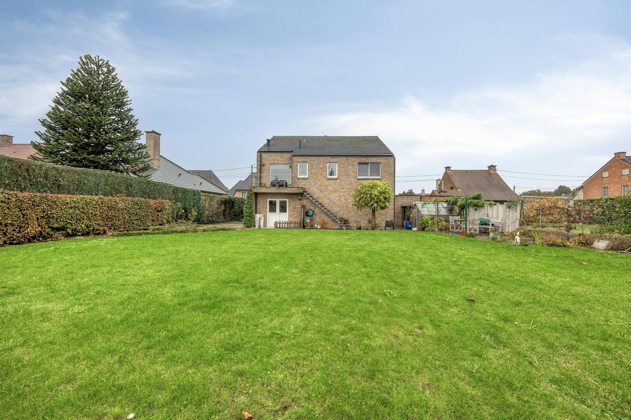 Gelijkvloers handelsruimte of kantoor met woning en tuin foto 36