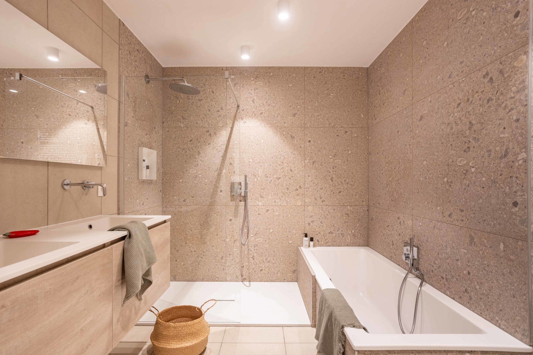 Ruim gelijkvloersappartement met hoogwaardige afwerking foto 15