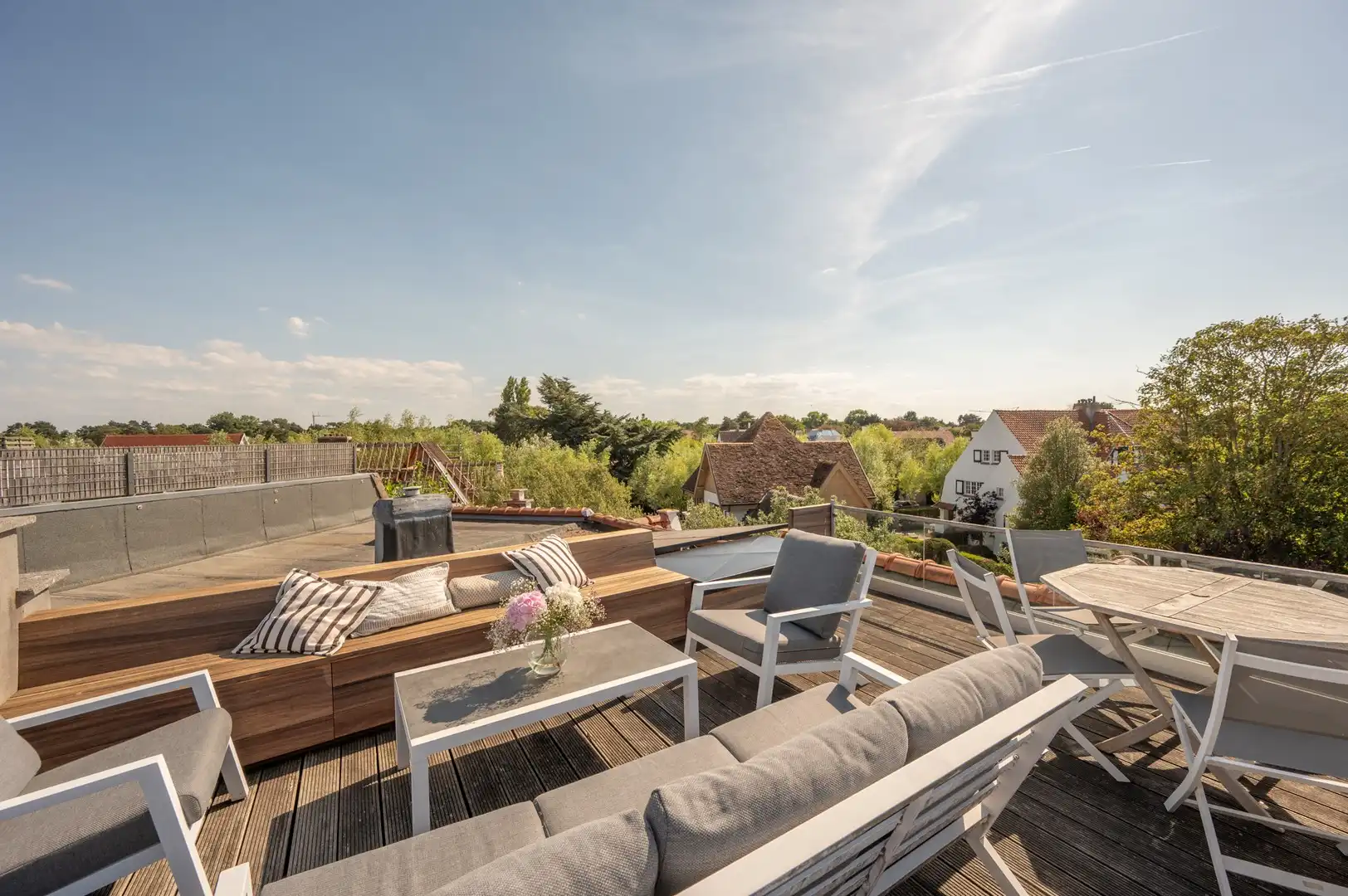 Charmante woning vlakbij het Dominicanenkerkje in het hart van Het Zoute. foto 4