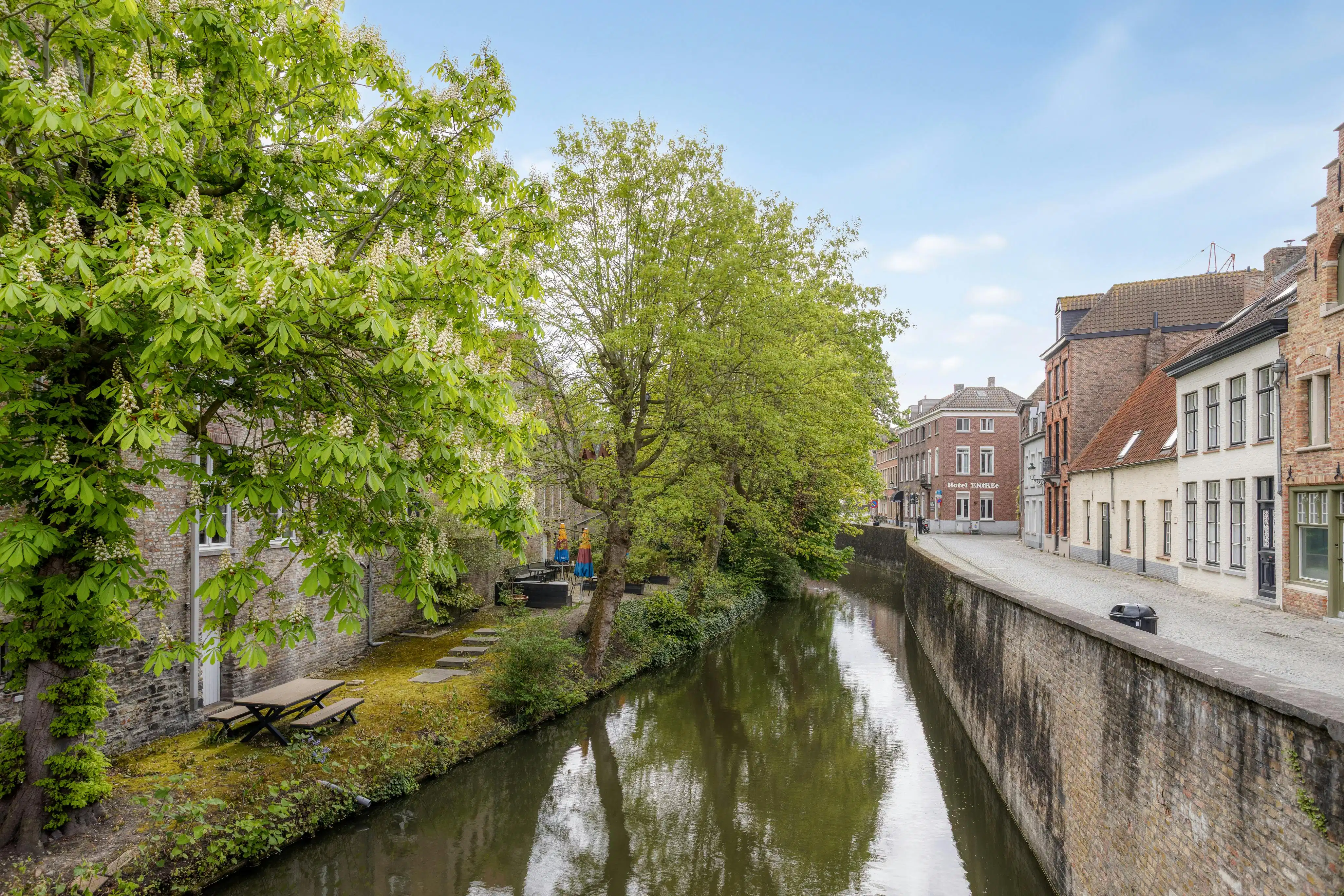 Uniek gerenoveerde herenwoning in Brugge met 3 slaapkamers foto 8