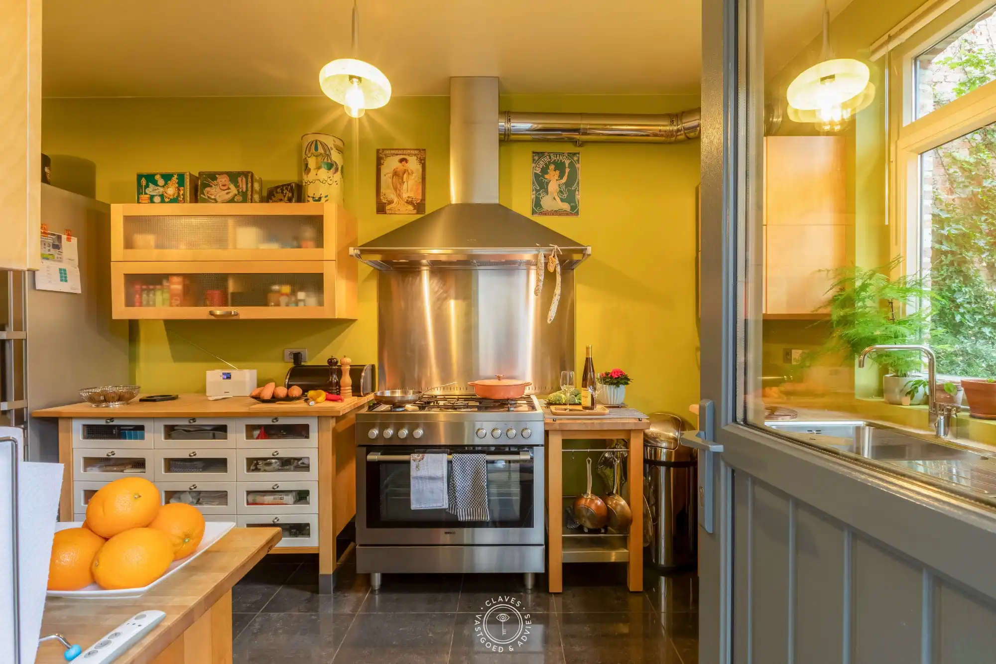 Prachtig gerenoveerd herenhuis met authentieke charme en apart bijgebouw foto 8