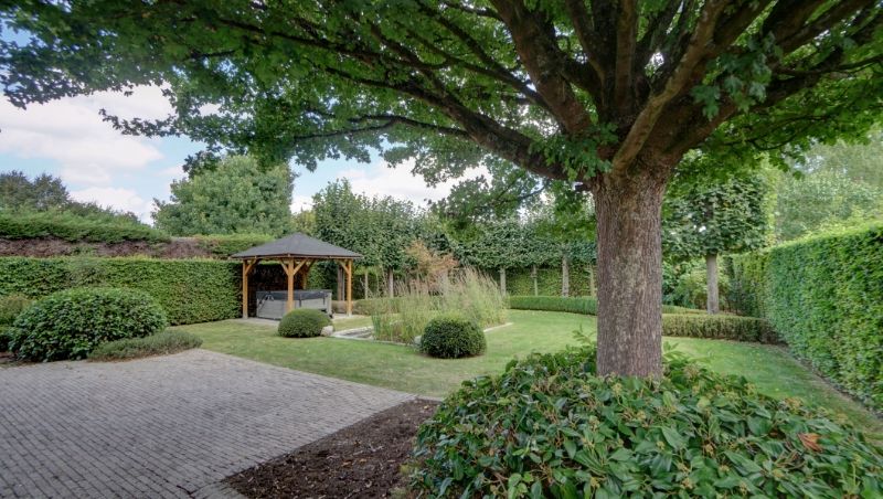 Landhuis van 172m² op 6 are 30 ca met zeer mooie tuin foto 6