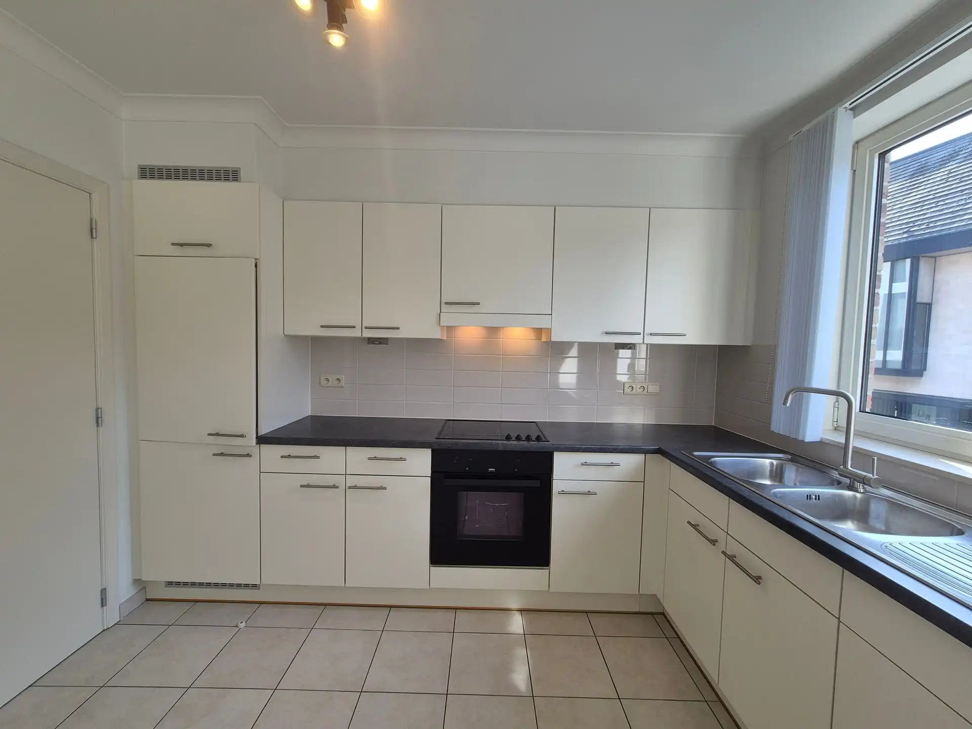 Instapklaar appartement met 2 slaapkamers, terras en lift — centraal in Wetteren foto 6