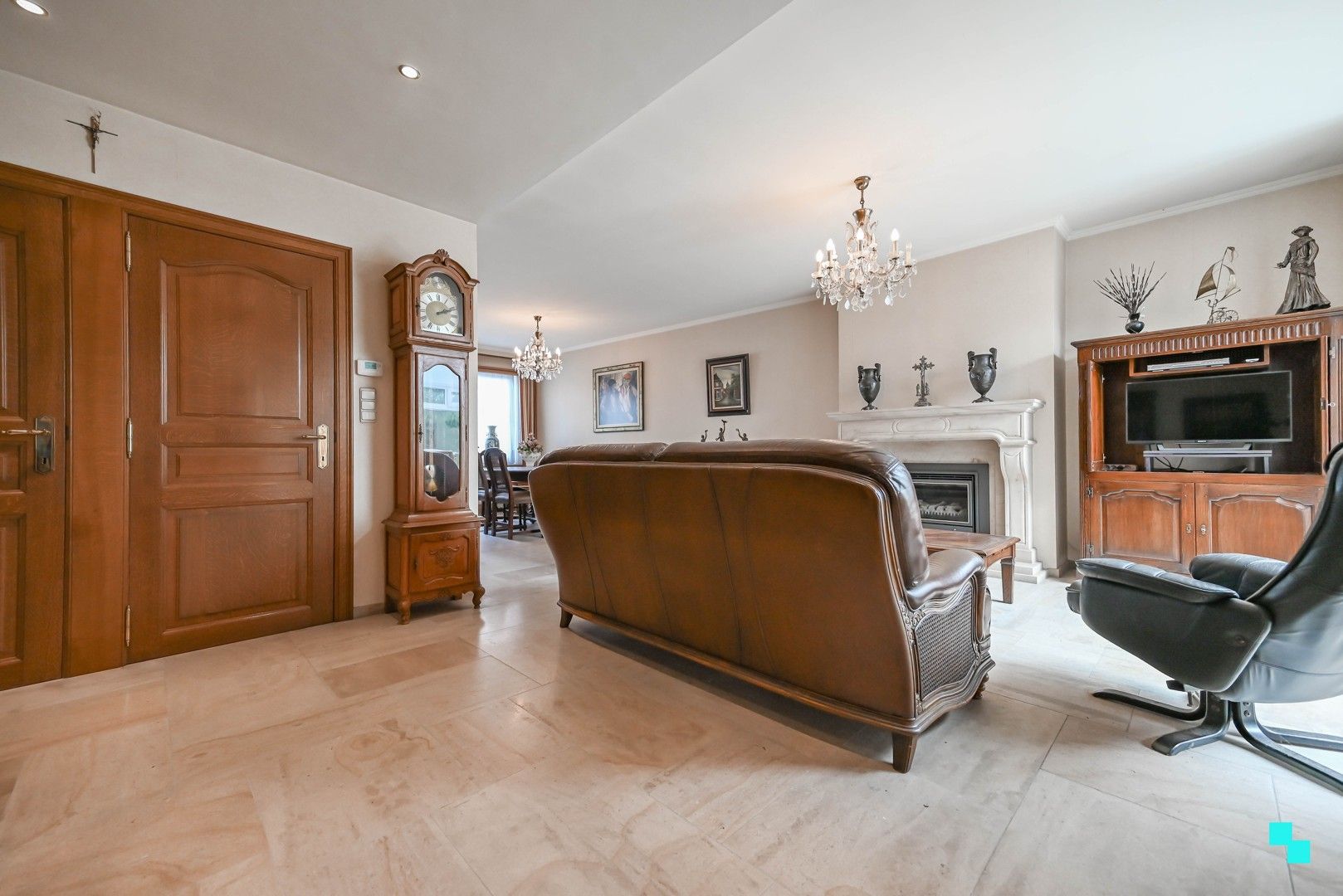 Halfopen bebouwing in hartje Ingelmunster foto 5