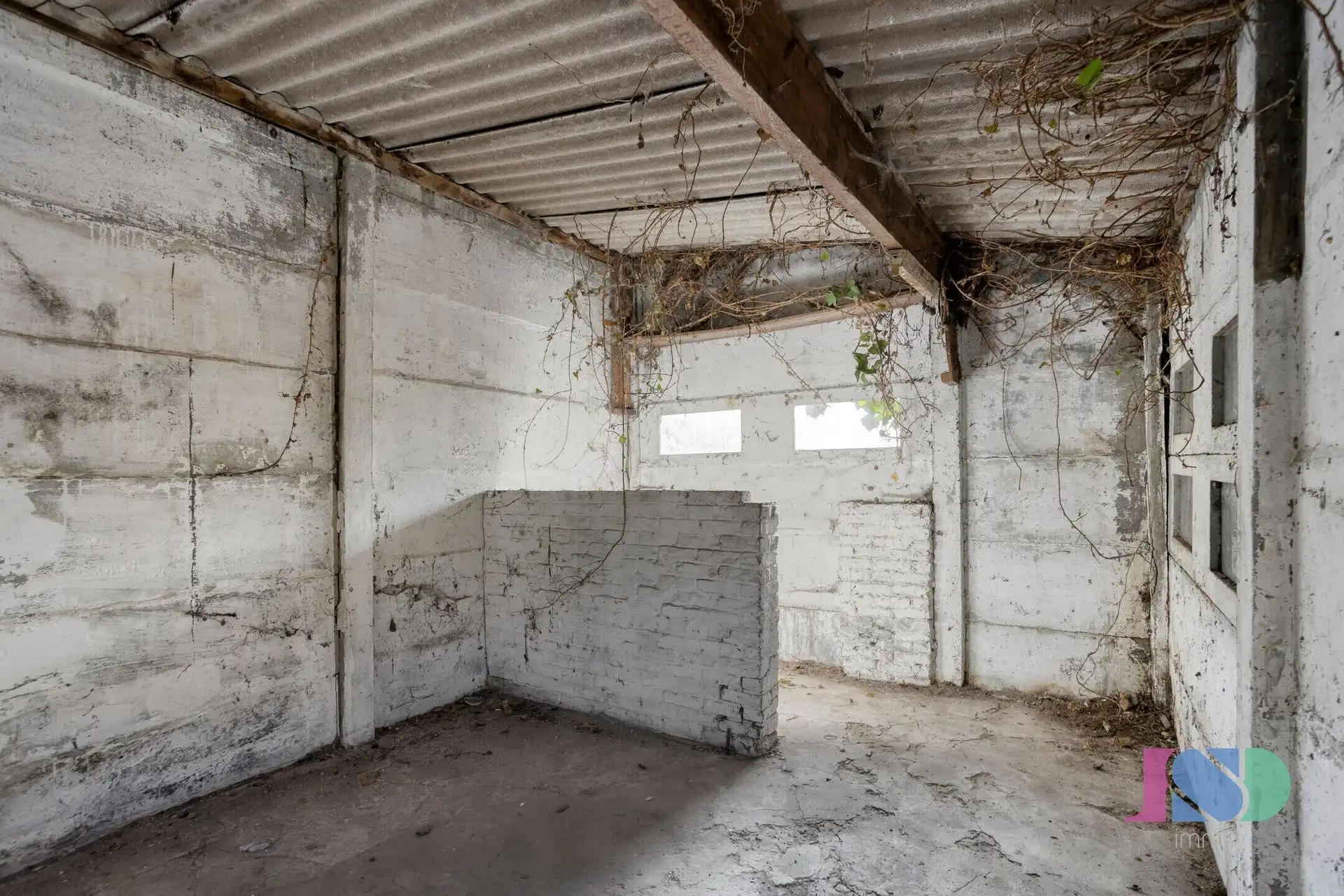 Te renoveren woning met potentieel foto 30