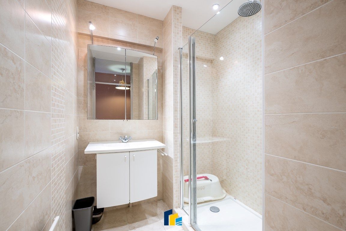Charmant en ruim appartement met panoramisch zeezicht foto 16