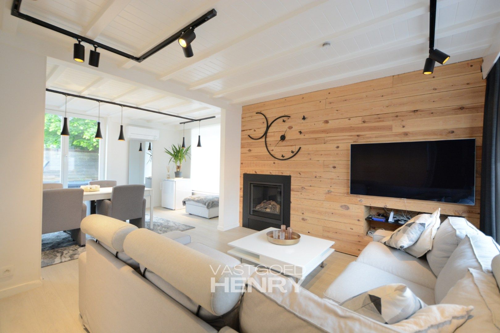 Privé duplex appartement met groot terras te huur foto 12