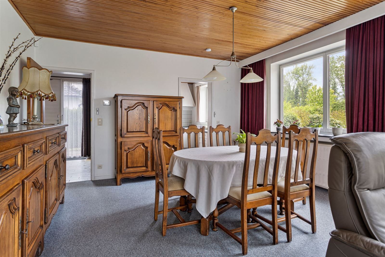 Bungalow met 4 ruime slaapkamers en mooie tuin  foto 10