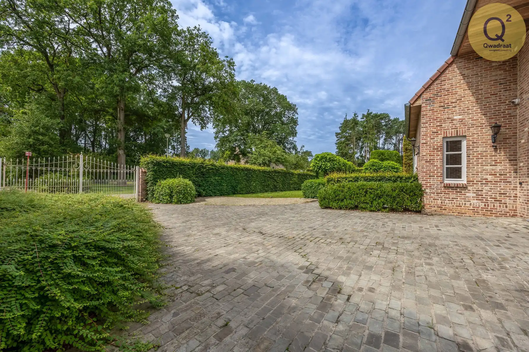 Rustig gelegen villa van met zwembad en poolhouse  foto 7