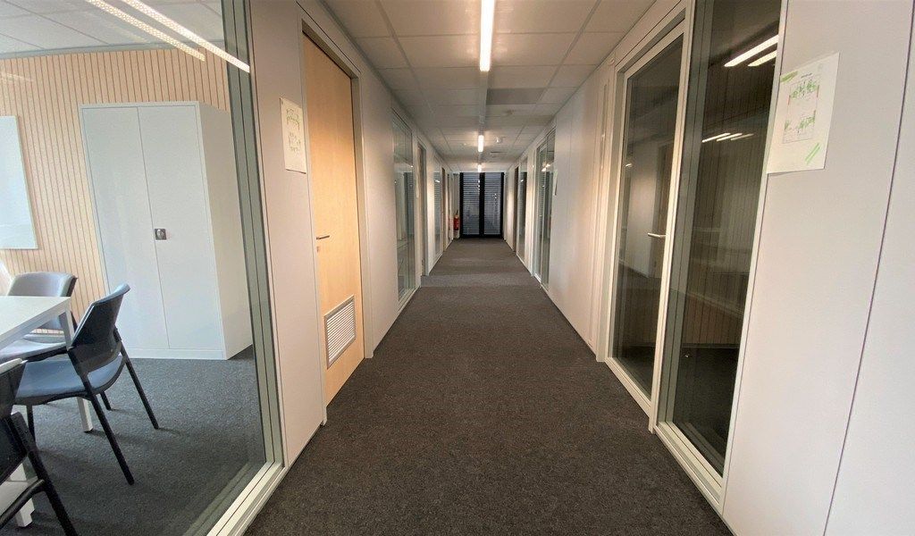 Volledig vernieuwde kantoren op toplocatie in Zwijnaarde foto 7