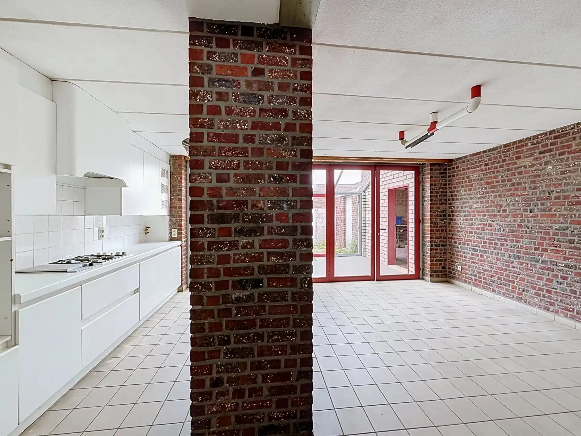 Verrassend ruime woning met 4 slaapkamers en mogelijke praktijkruimte foto 5