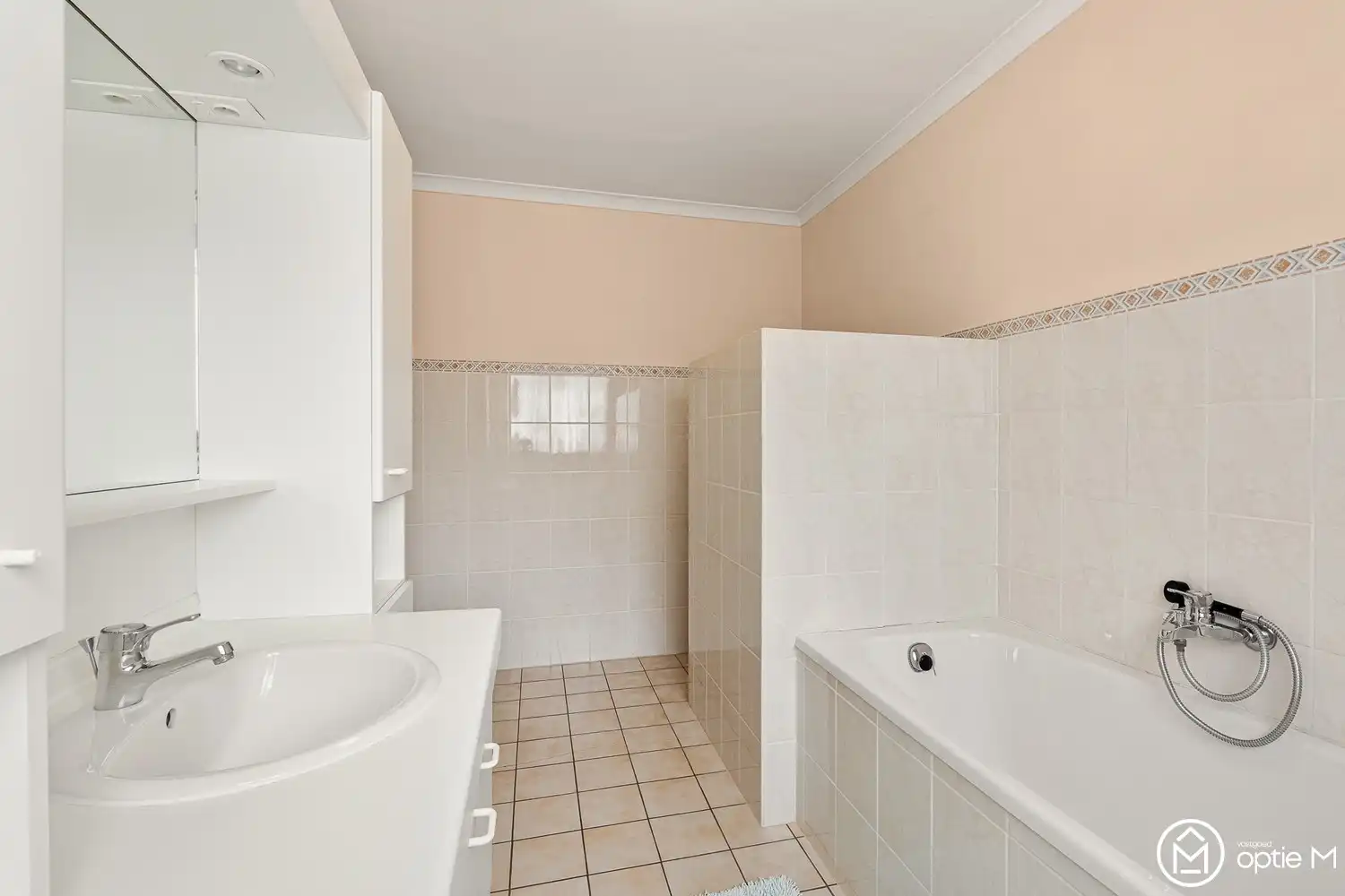 Ruime woning met tuin te koop op een toplocatie in Hasselt foto 18