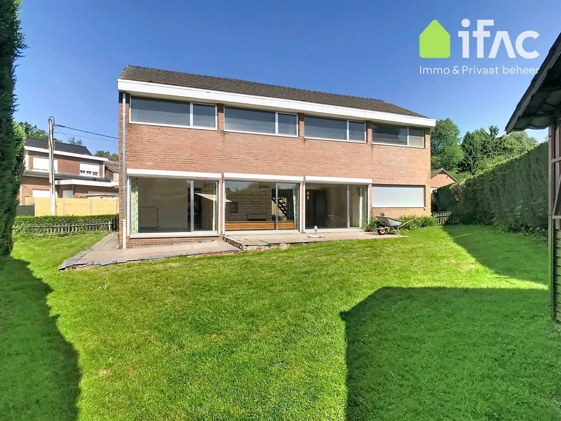 Woning met 4 slaapkamers, garage en tuin foto 10