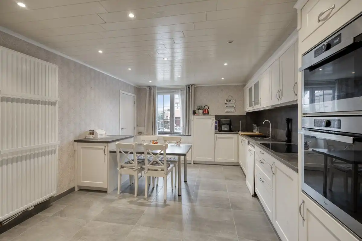 Ruime gezinswoning met grote tuin in het landelijke Opheers foto 6