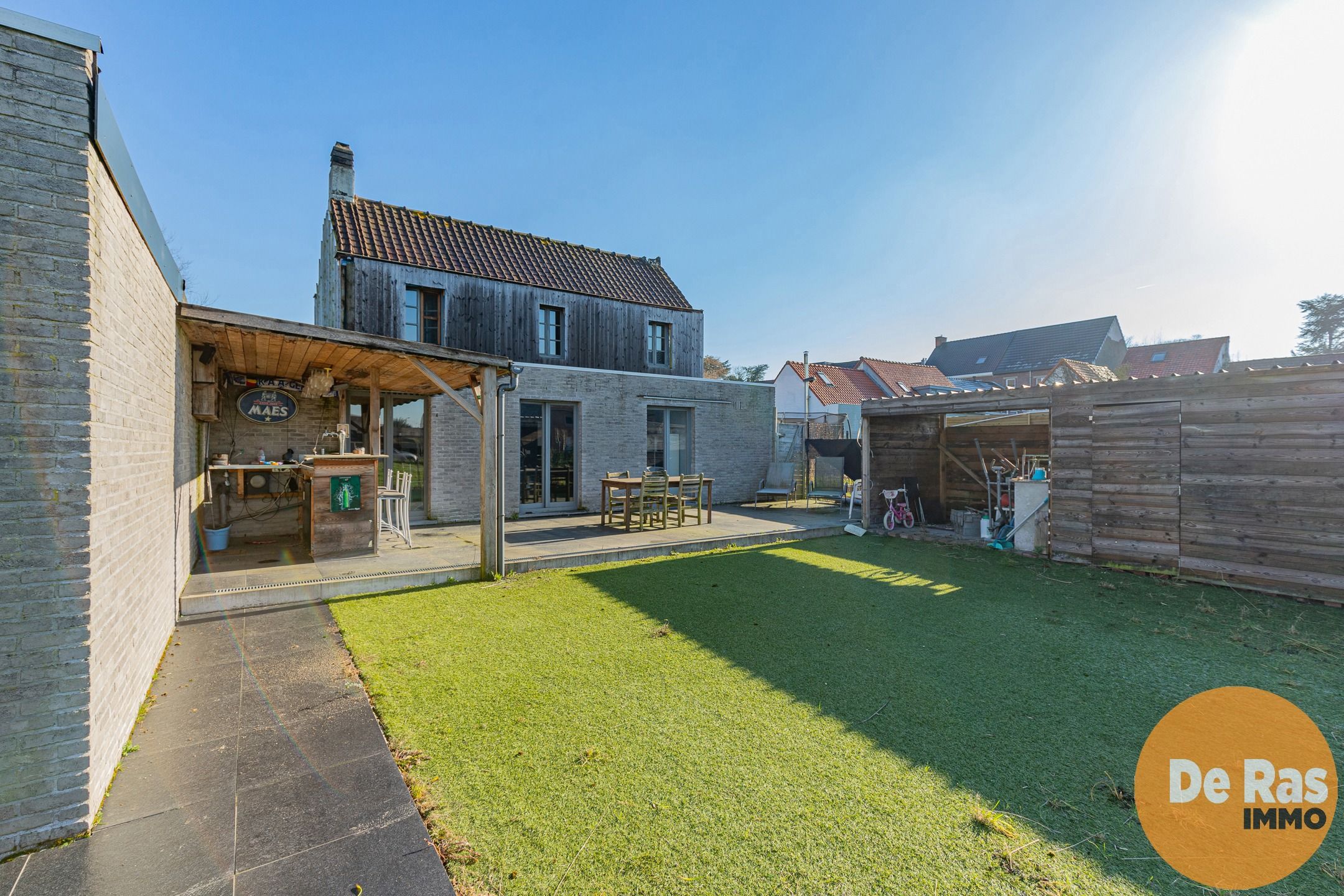 GAVERE - Te renoveren woning met leuke tuin foto {{pictureIndex}}