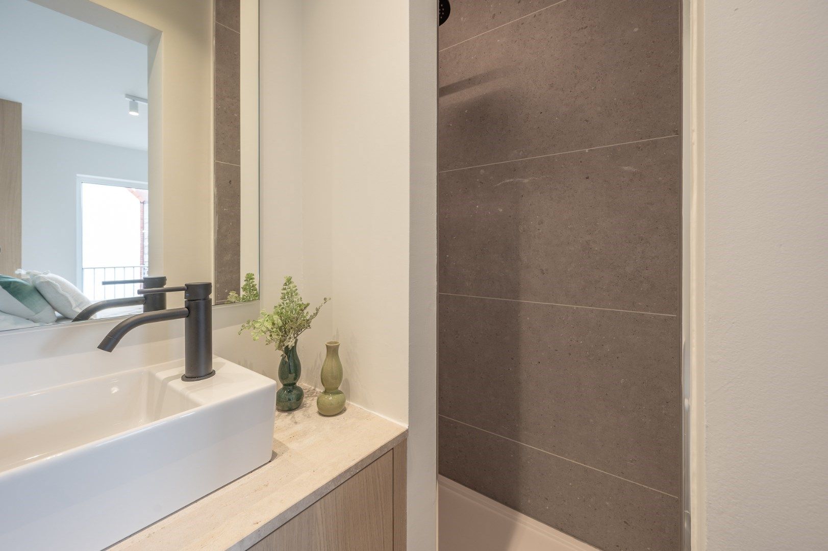 Luxueus gerenoveerd appartement met 3 slpks.  foto 14