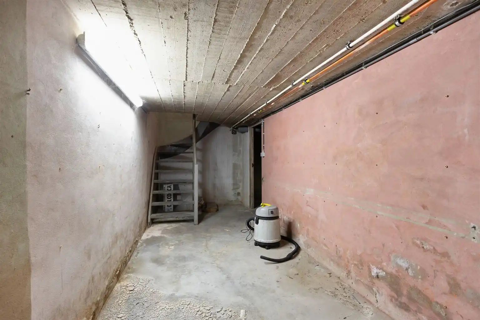 Zeer ruim 4-slaapkamerappartement met ruime terrassen en een afgesloten garage, gelegen nabij het centrum van Maaseik. foto 20