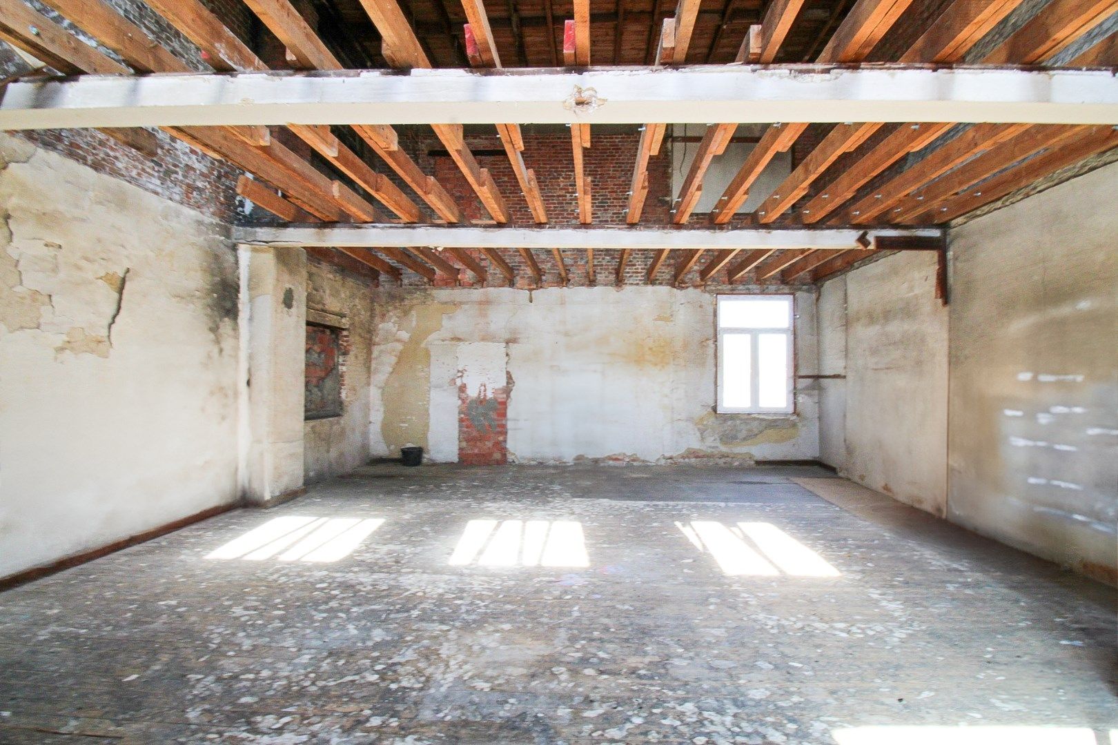 Investeren in het hart van Sint-Niklaas: Veelzijdig handelshuis met uitbreidingspotentieel in bruisend centrum te koop foto 17