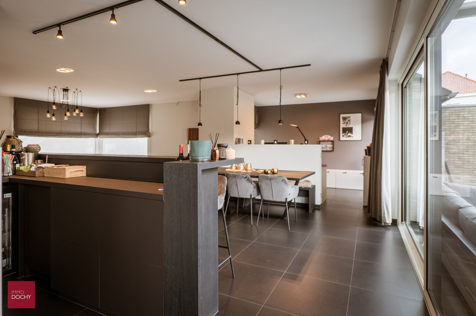 Recente en energiezuinige villa op een perceel van 1.688 m², gebouwd in 2011. foto 9