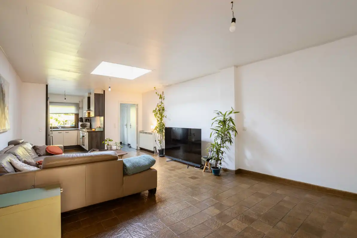 Rijwoning  met 4 slaapkamers en mooie tuin foto 2